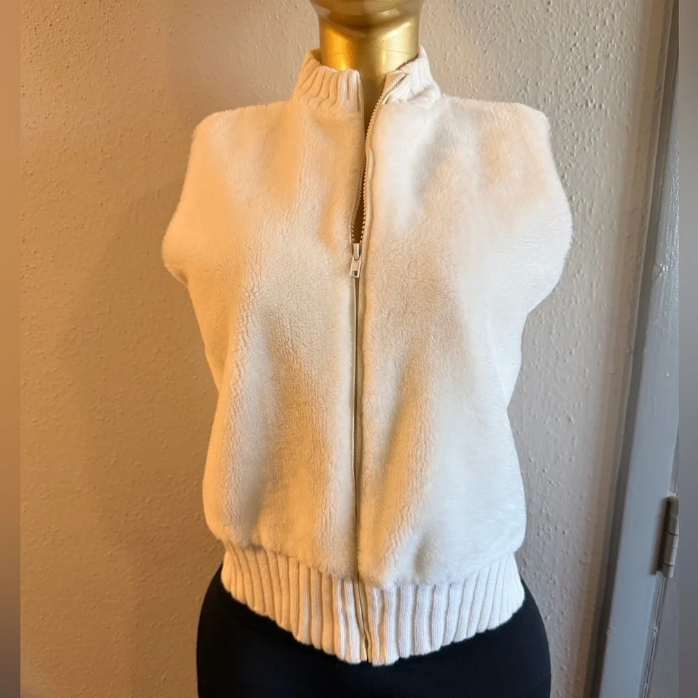 Cream Zip-Up Fleece Vest